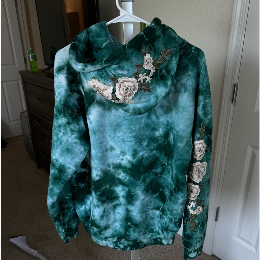 Civil Regime teal embroidered roses hoodie large
